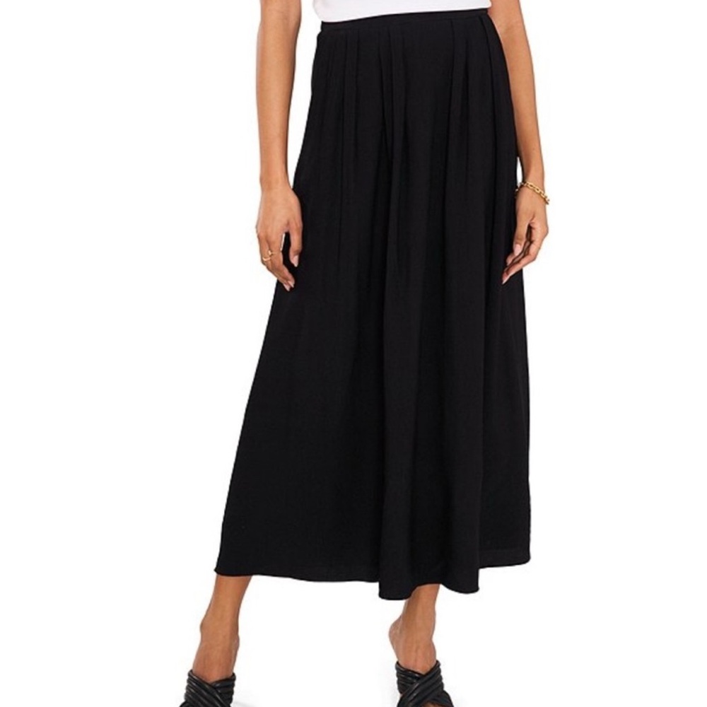 Like New Vince Camuto Black Skirt